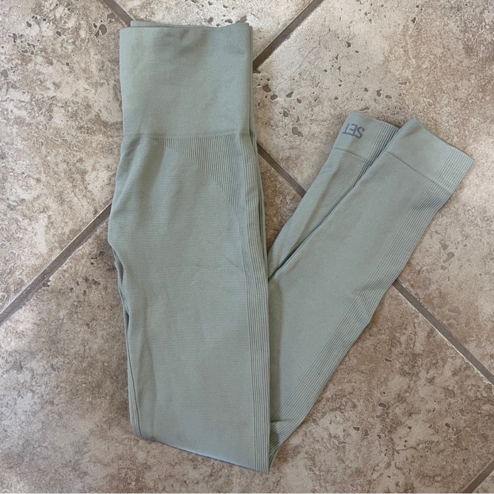 Set Active Sage Green Leggings